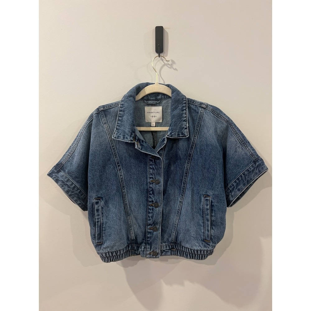 Habitual NWT Cropped Denim Jacket Short Sleeve Bomber Shacket Blue Size S